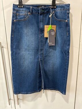 1822 Denim Blue Jean Skirt with Brown Stitching